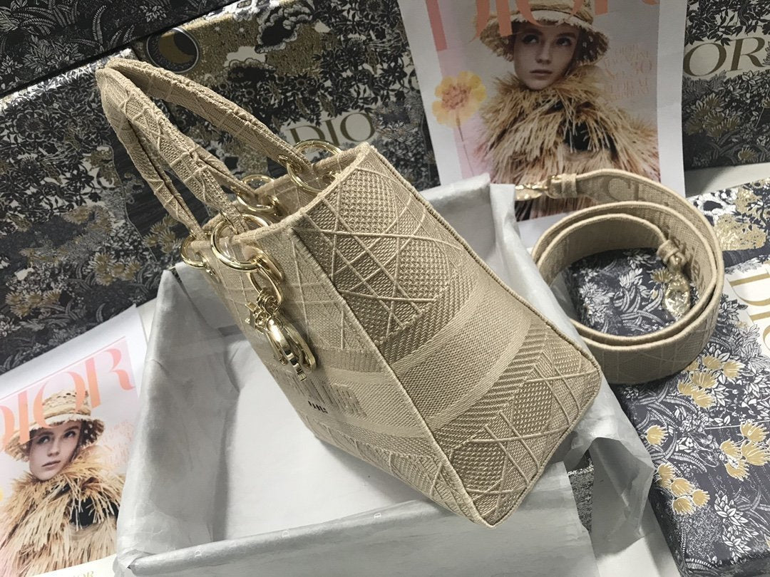 MEDIUM LADY D-LITE BEIGE CANNAGE EMBROIDERY