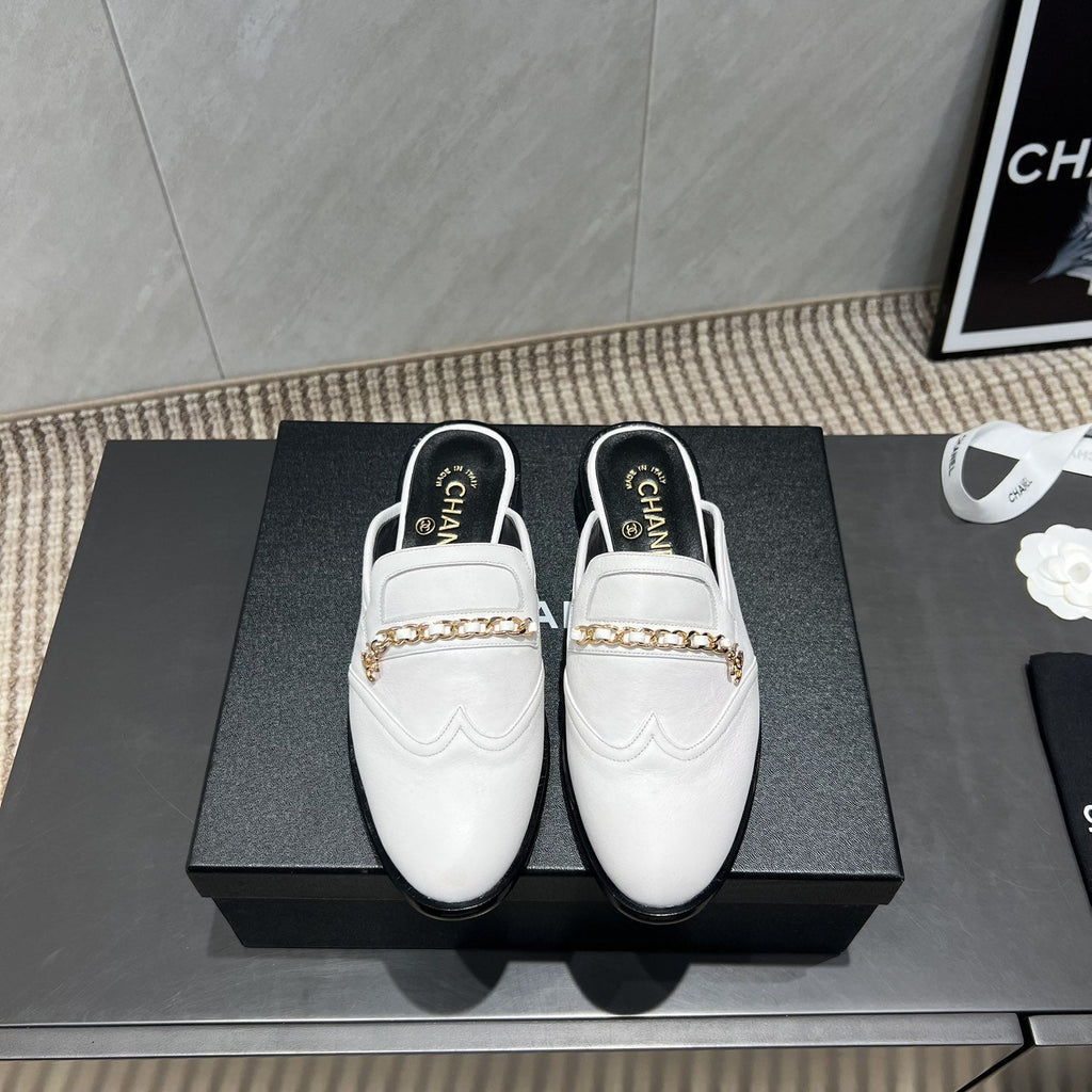 CC 25S Round Toe Chain Loafer Half Slippers in White Cowhide 442535