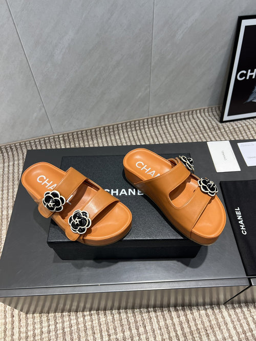 CC 25SS Flower Buckle Platform Beach Slides in Tan Cowhide