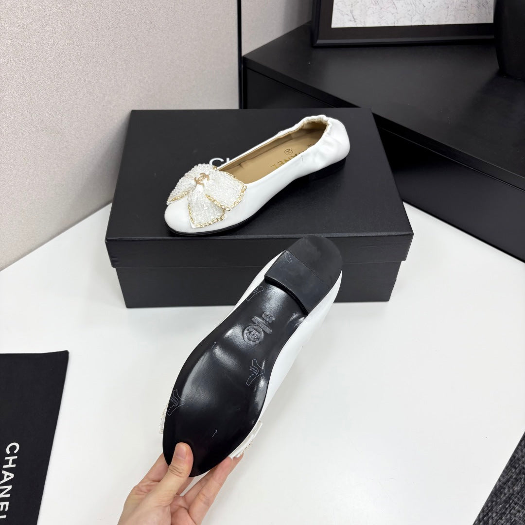 CC 25s Coco Beach Ballet Flats White Sheepskin 331788