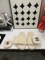 CC 25s Logo Slippers Beige Shearling 455074