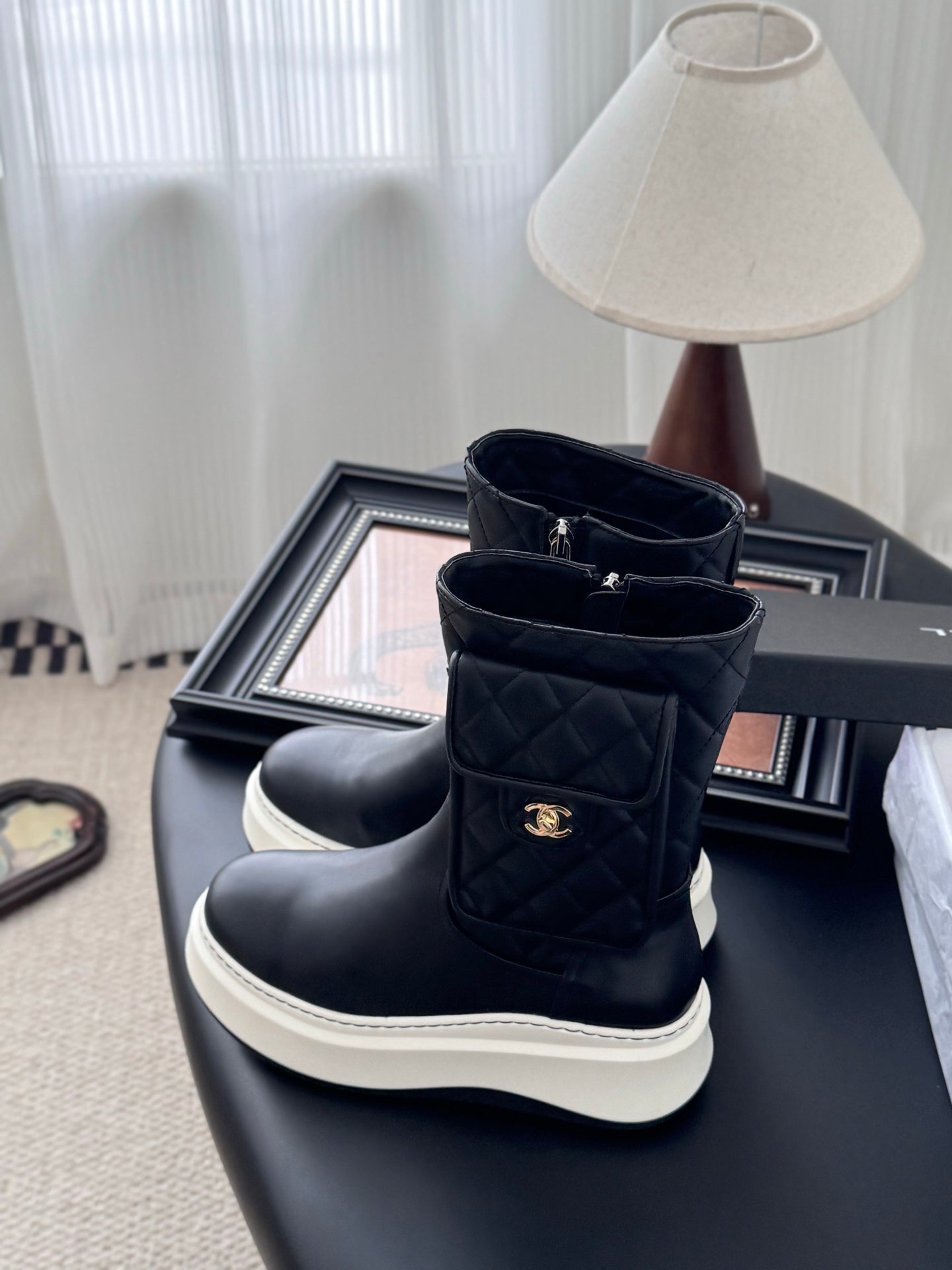 CC 25K Backpack Bucklet Boots Black Sheepskin 458710