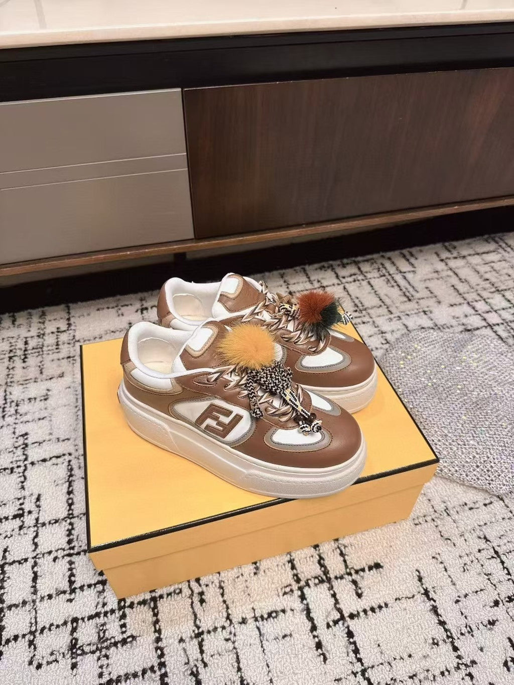Fendi 25ss Thick-Sole Match Sneakers Coffee Brown Cowhide 470467
