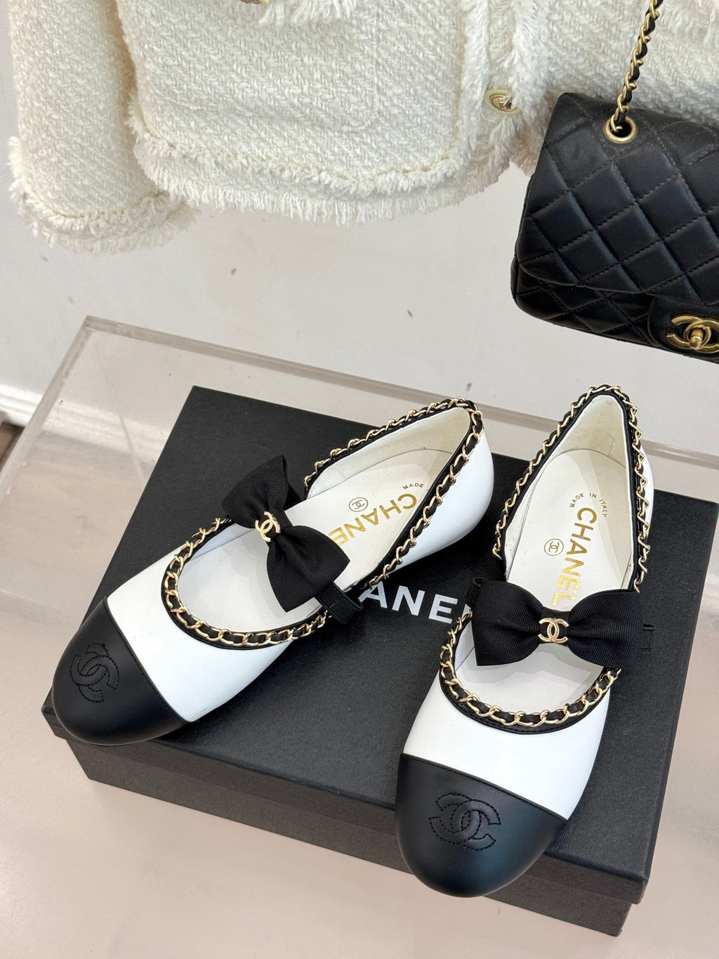 CC 25P Hollow Chain Bow Mary Janes White Cowhide 473298