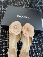 CC 25C Camellia Mid-Back Sandals Beige Suede With Flower 473435