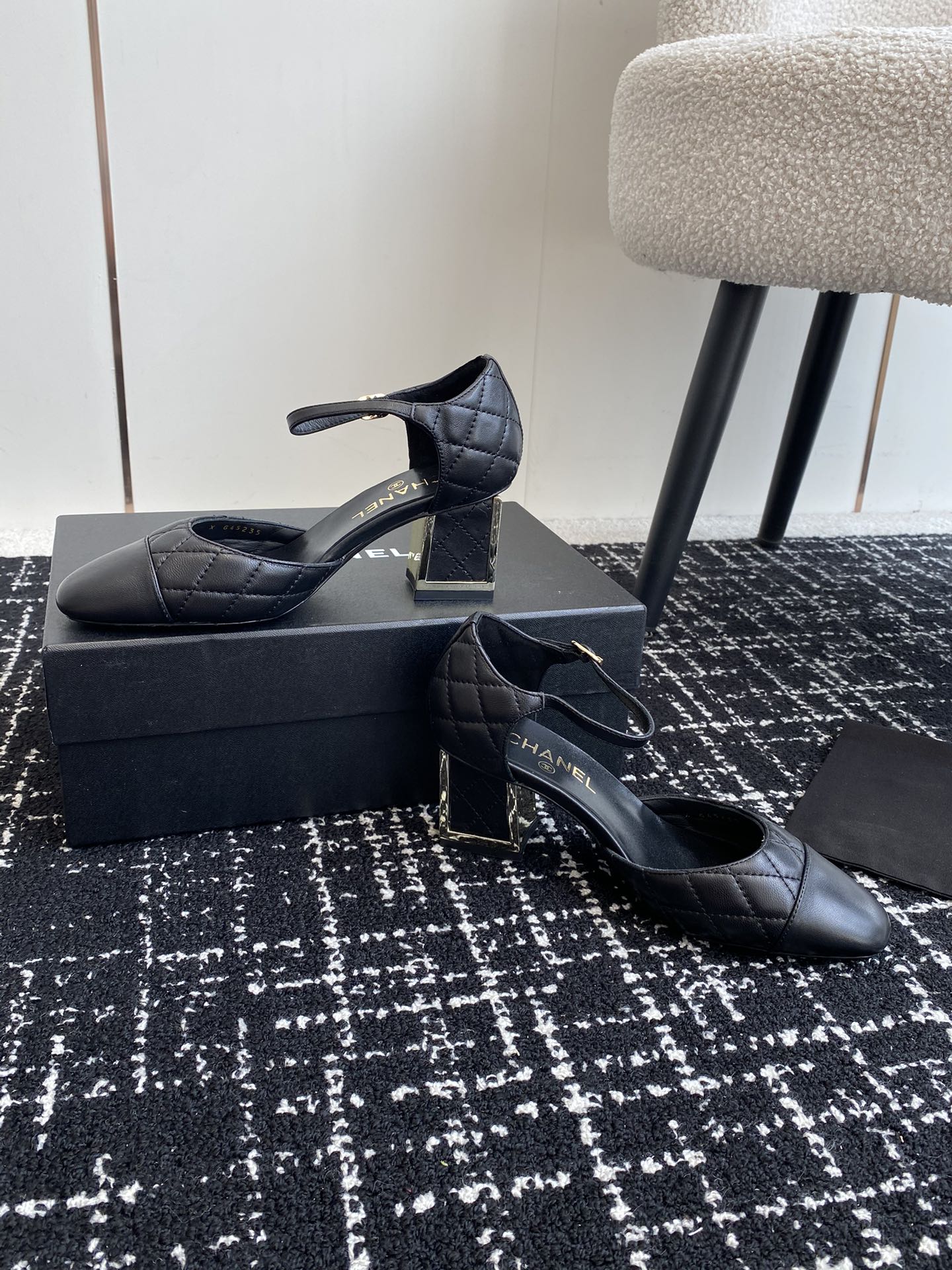 CC 25SS Diamond-Patterned Block-Heeled Mary Janes Black Sheepskin 473433