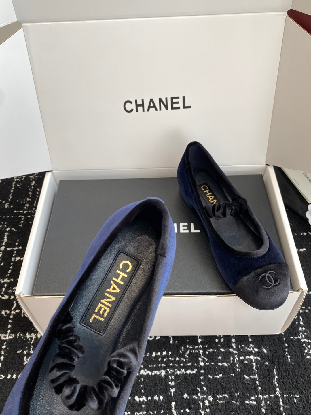 CC 25SS Embroidered Double C logo Mary Janes Blue Suede 473426