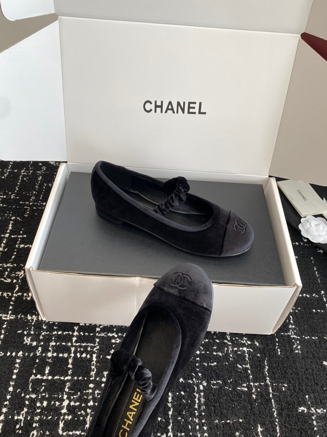 CC 25SS Embroidered Double C logo Mary Janes Black Suede 473423