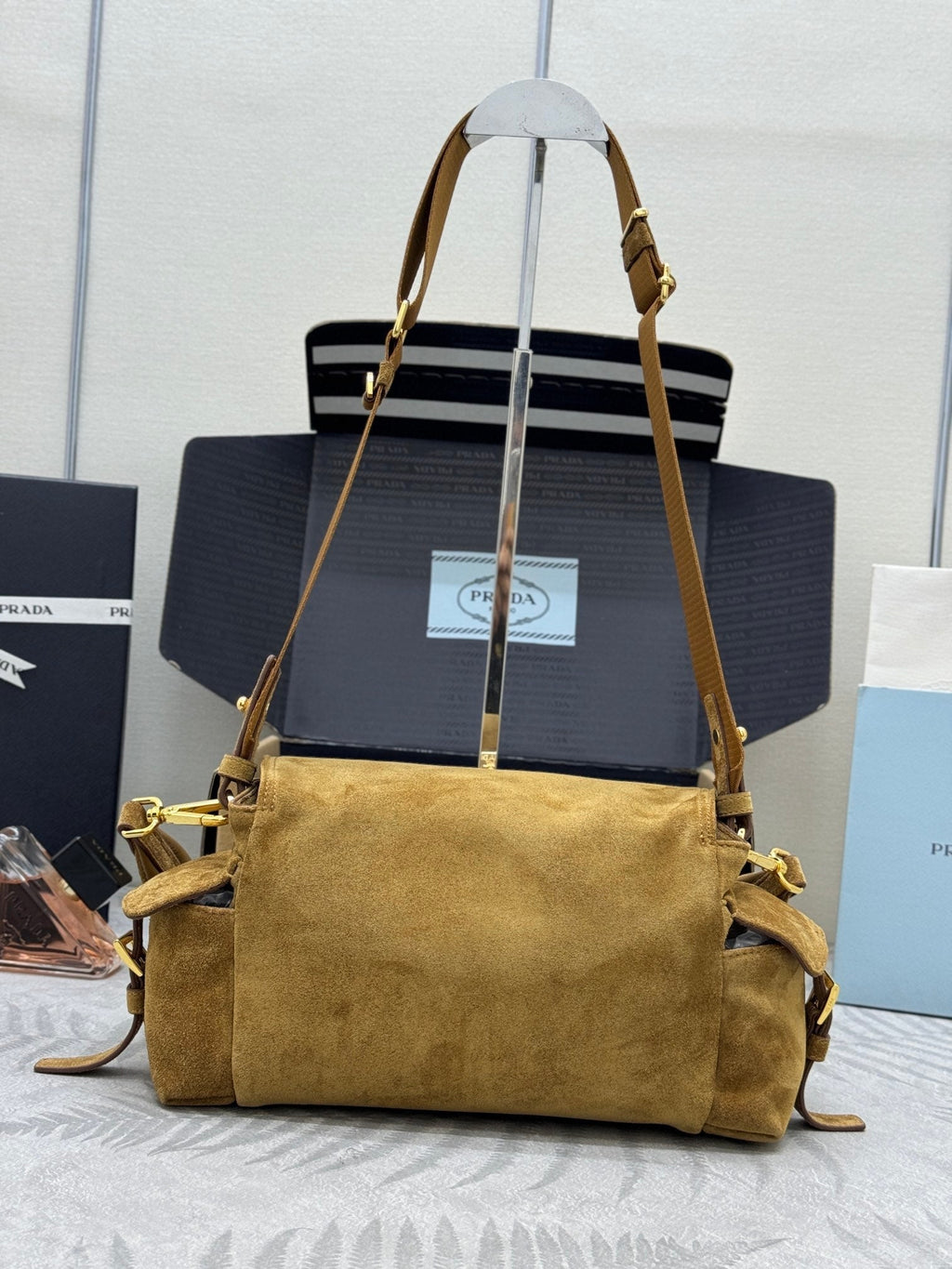 Pra Messenger Bag 30cm Cinnamon Suede 267417