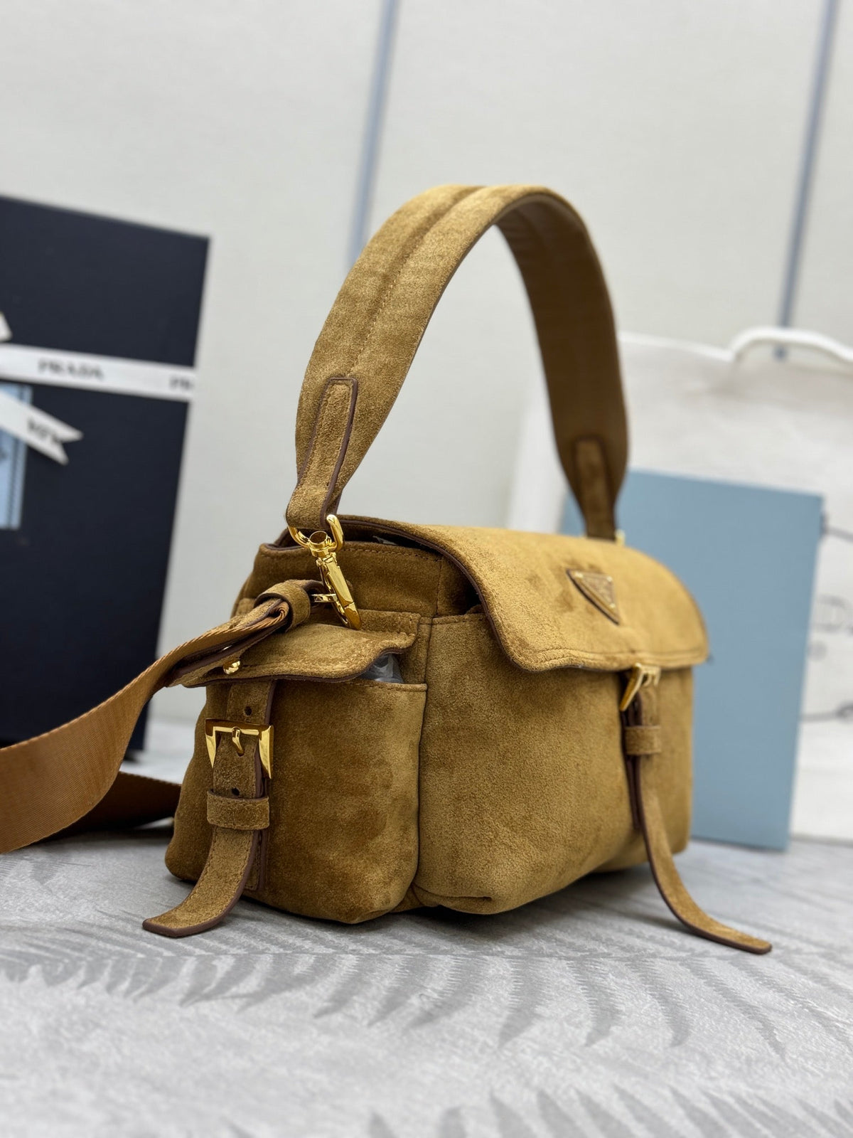 Pra Messenger Bag 30cm Cinnamon Suede 267417
