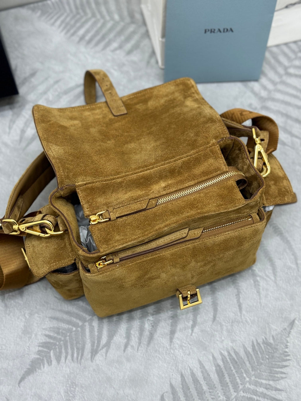 Pra Messenger Bag 30cm Cinnamon Suede 267417