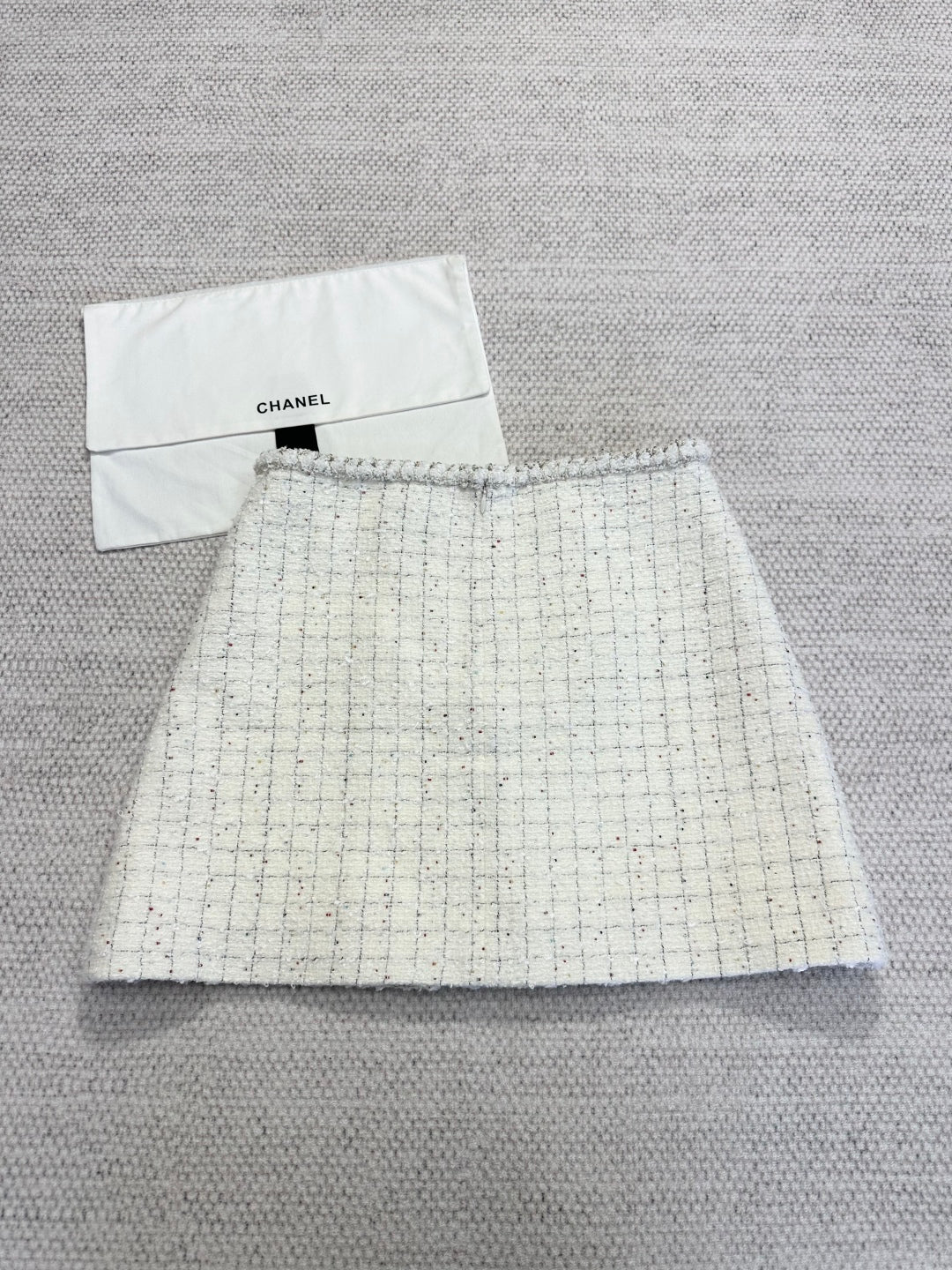 CC 25A Beaded Plaid Tweed Skirt