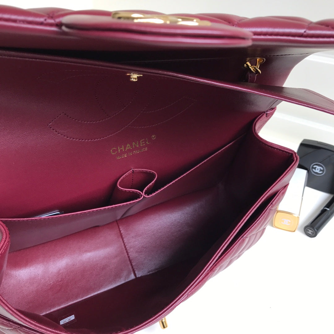 CC Classic Jumbo 30cm Burgundy Lambskin Gold Hardware