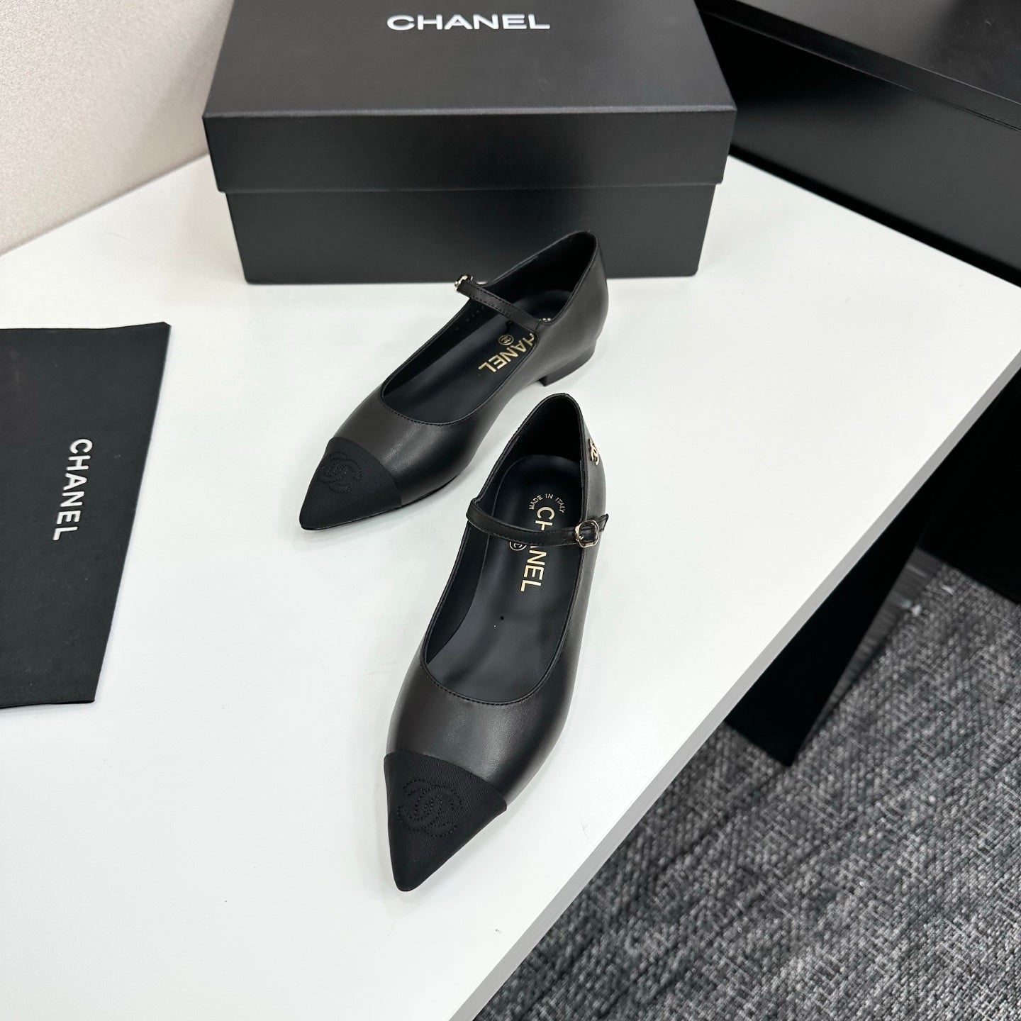 CC 25SS Pointed-Toe Mary Janes Black Cowhide 490137