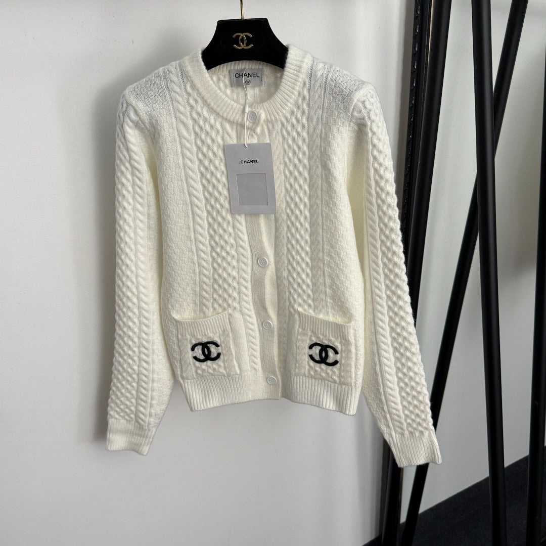 CC Double-Pocket Long-sleeved Cable-knit Cardigan