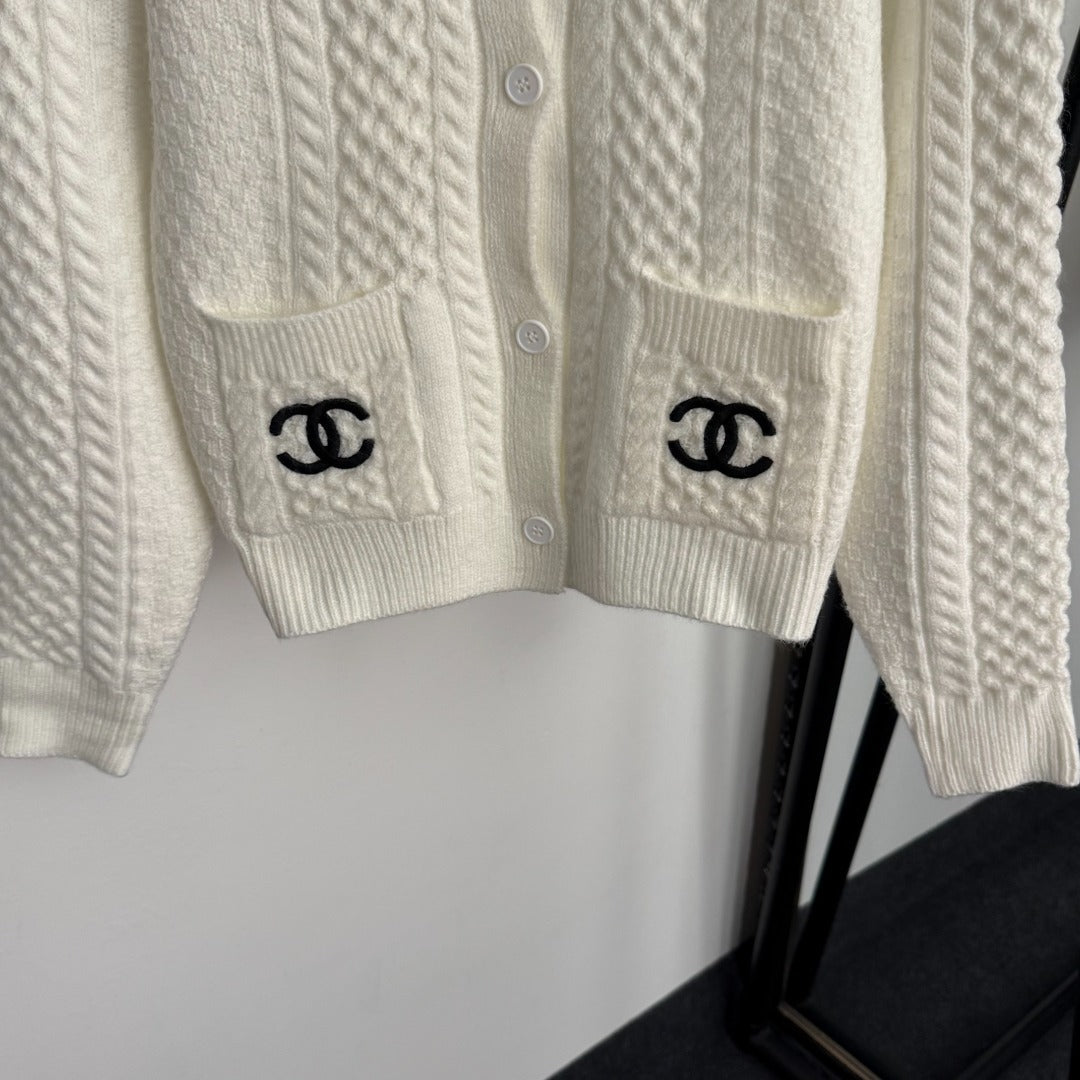 CC Double-Pocket Long-sleeved Cable-knit Cardigan