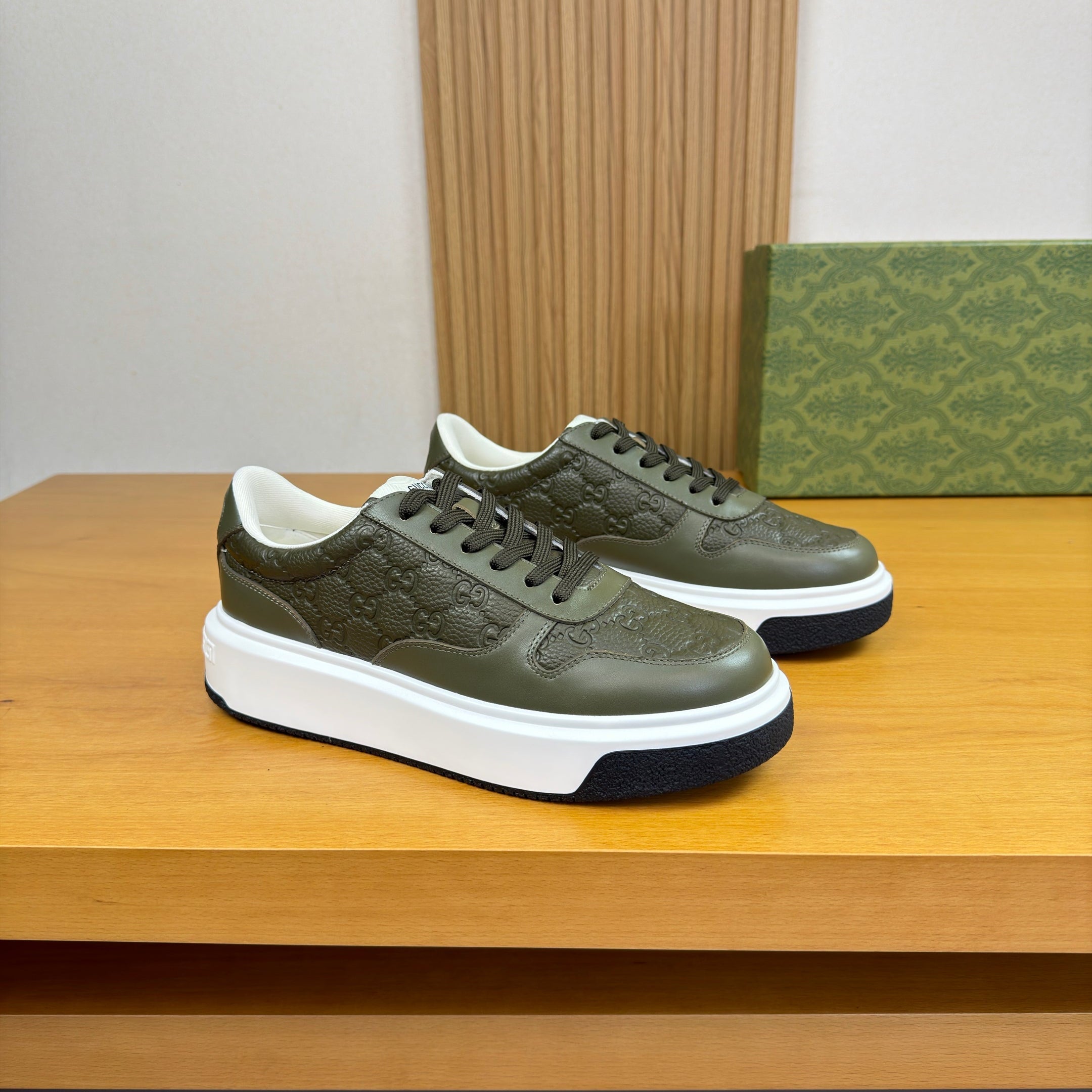GG SNEAKER GREEN NAPPA LEATHER 194569