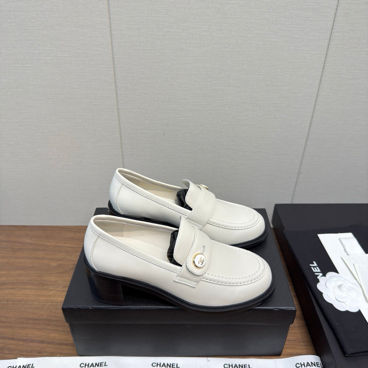 CC 25K Logo Button Loafers 35mm High Heel White Calfskin 517626