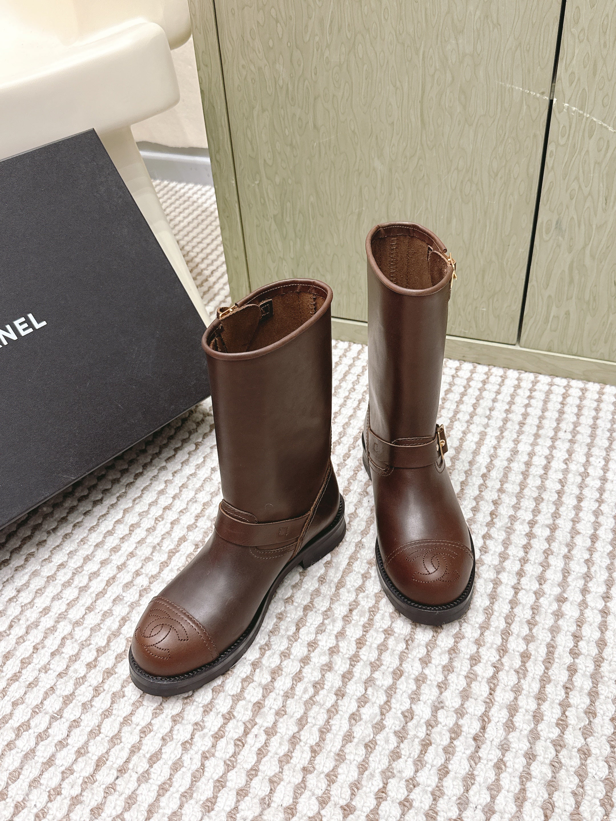 Chanel   Chelsea Boots Brown Calfskin 567775