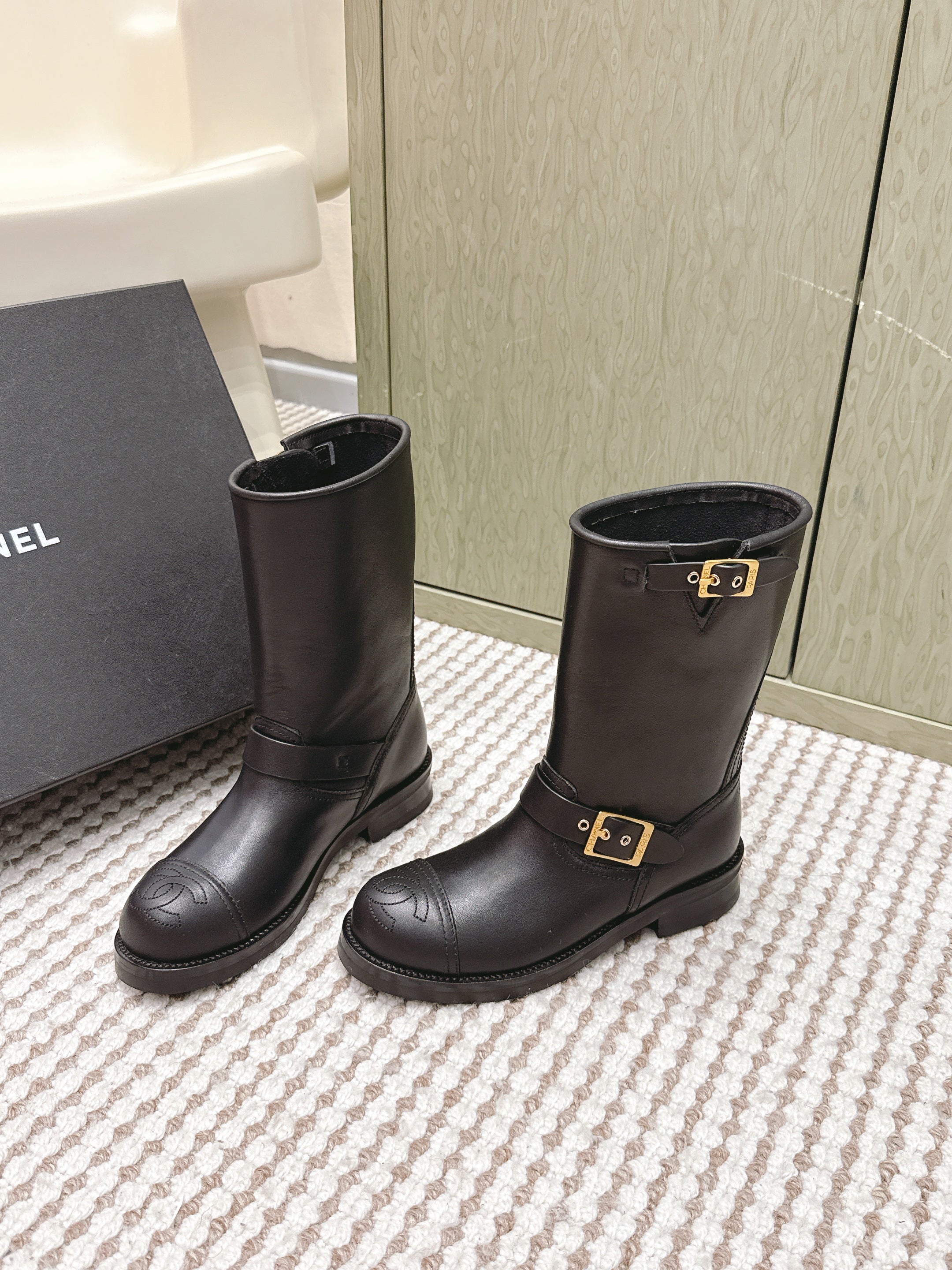Chanel   Chelsea Boots Black Calfskin 567774