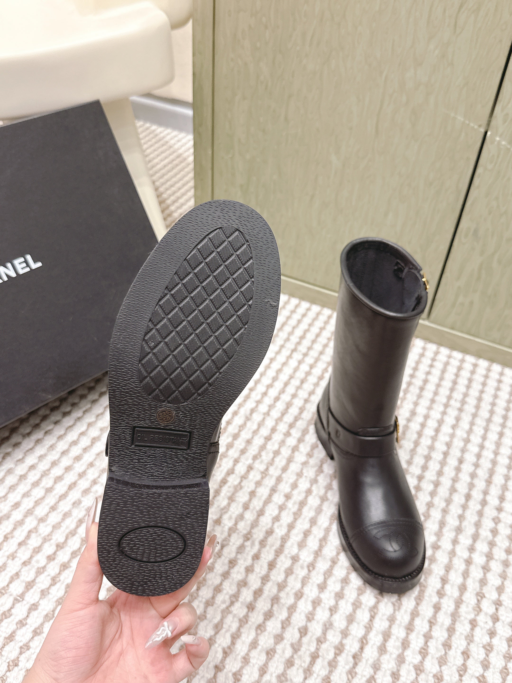 Chanel   Chelsea Boots Black Calfskin 567774