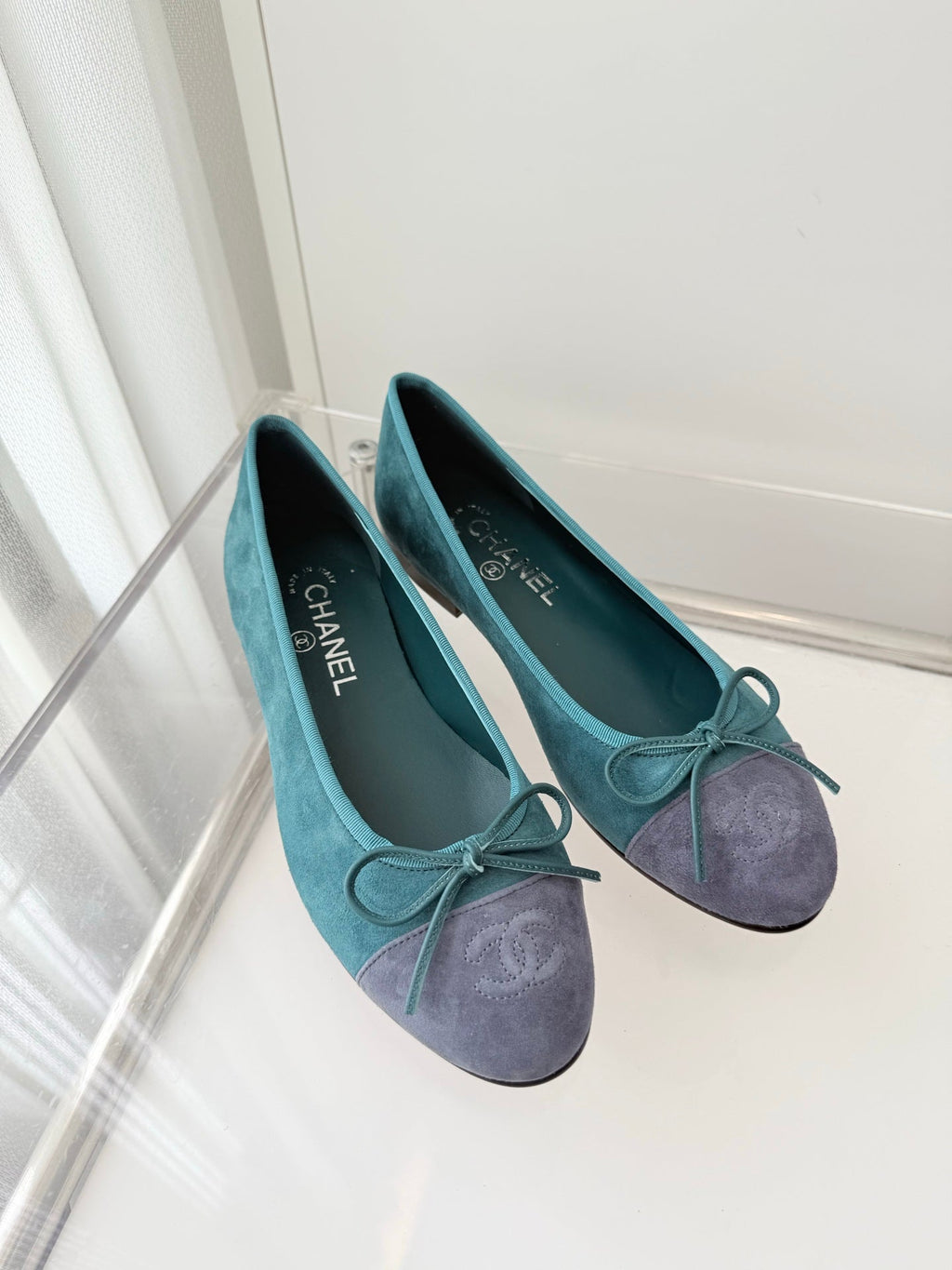 Chanel 25 Ballet Flat Green Mix Gray Suede 566822