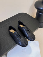 Maison Margiela 2025 Split-Toe Lace-up Shoes Black Cowhide 580420