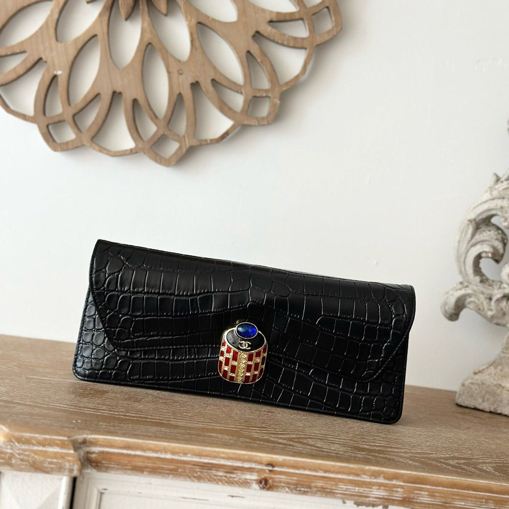 Chanel   Crocodile-embossed Black Clutch Bag Cowhide 275840