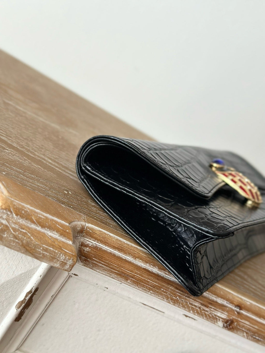 Chanel   Crocodile-embossed Black Clutch Bag Cowhide 275840