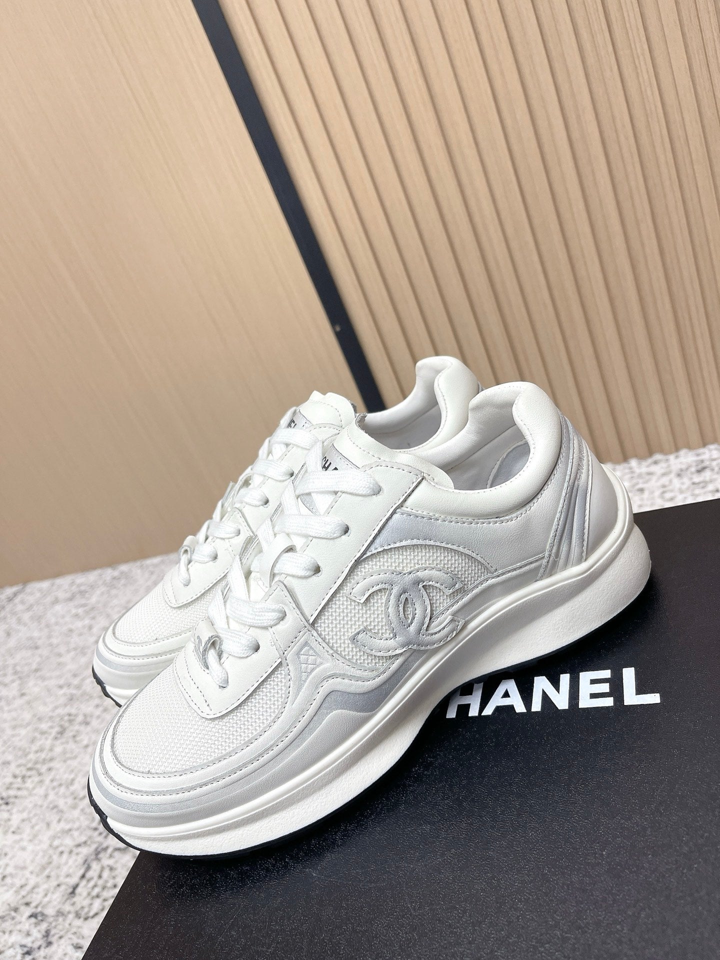 Chanel 26SS New Casual White Sneakers in Cowhide with Mesh Cloth 591414