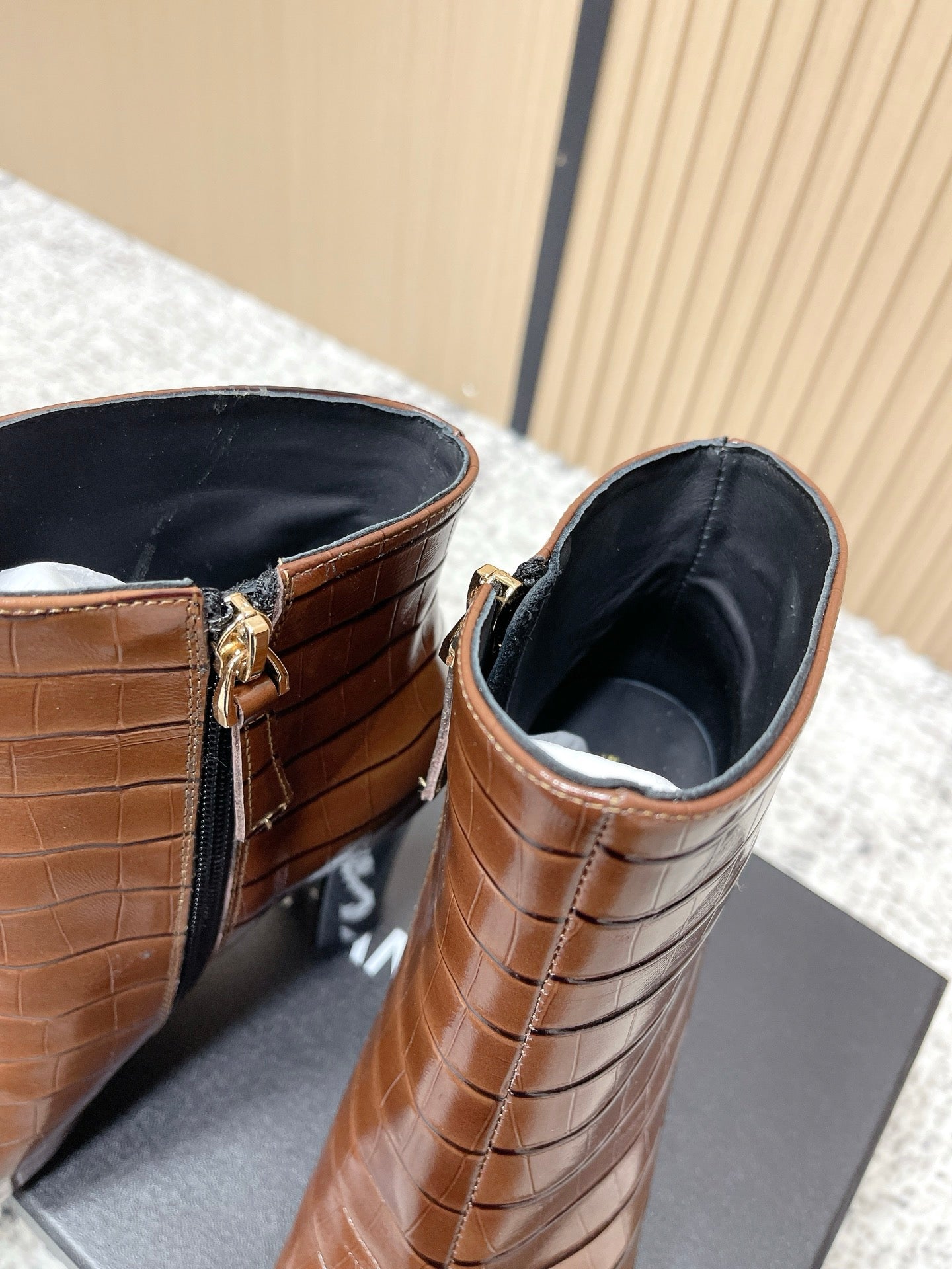 CHANEL Fall/Winter Chelsea Brown Short Boots in Cowhide 591405