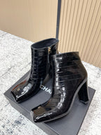 CHANEL Fall/Winter Chelsea Black Short Boots in Cowhide 591404