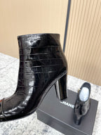 CHANEL Fall/Winter Chelsea Black Short Boots in Cowhide 591404