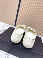 Chanel Interlocking CC Logo White Black Ballet Flat in Lambskin 591389