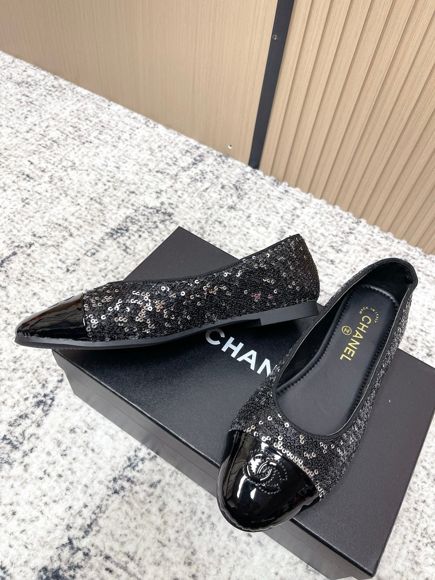 Chanel Coco Mark Ballet Flat Black with Silver in Lambskin 591378
