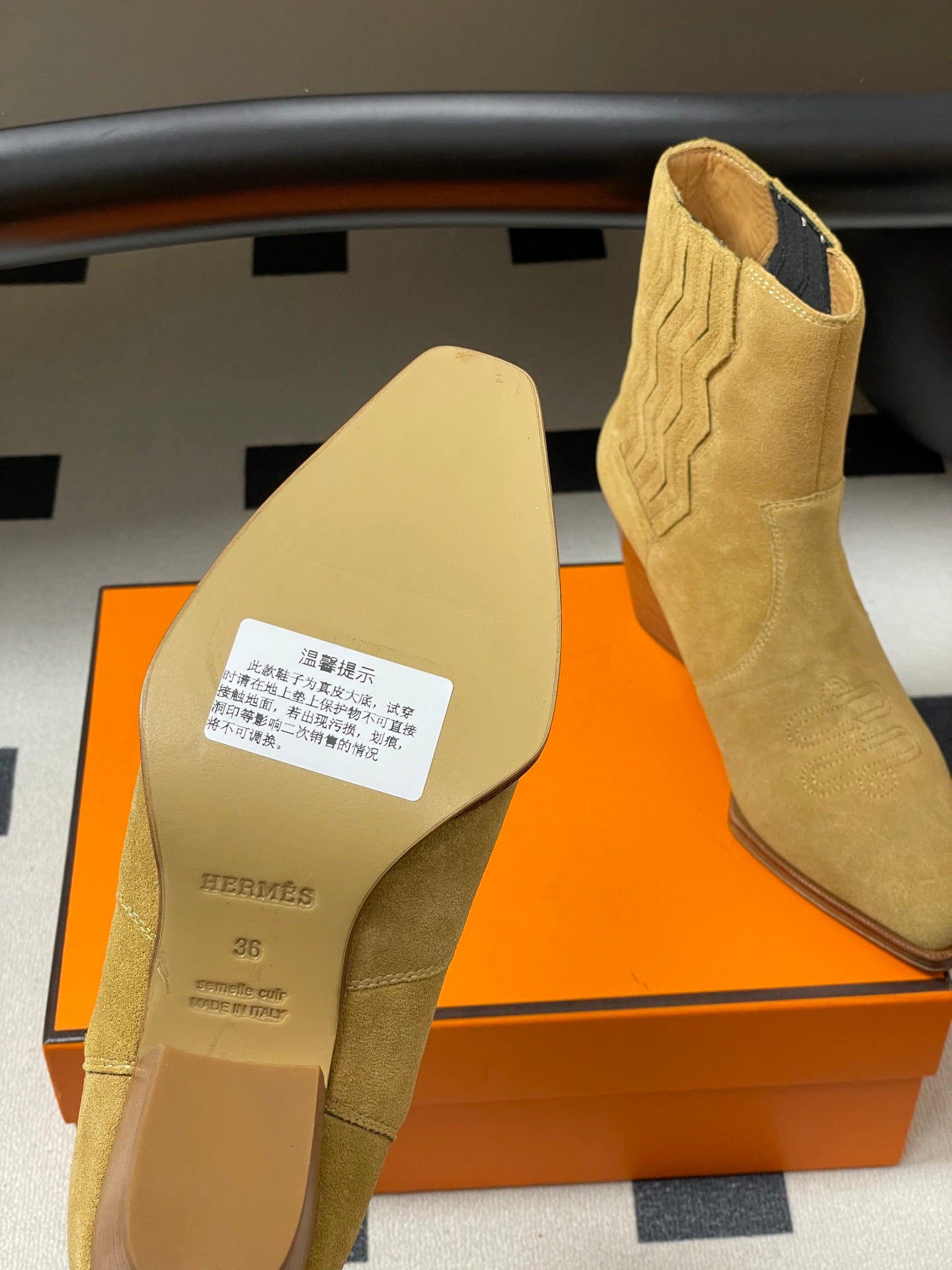 HM Lissa Chelsea Boots 70 Beige in Suede 593783