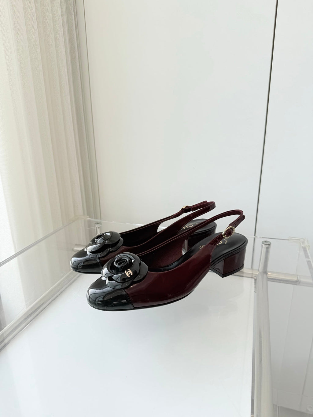 Chanel 26 Camellia High Heels 35 Dark Brown Black in Patent Leather 597416