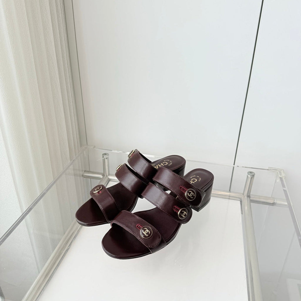 Chanel 26 Turnlock 40 Burgundy Sandal Mule in Lambskin 597397