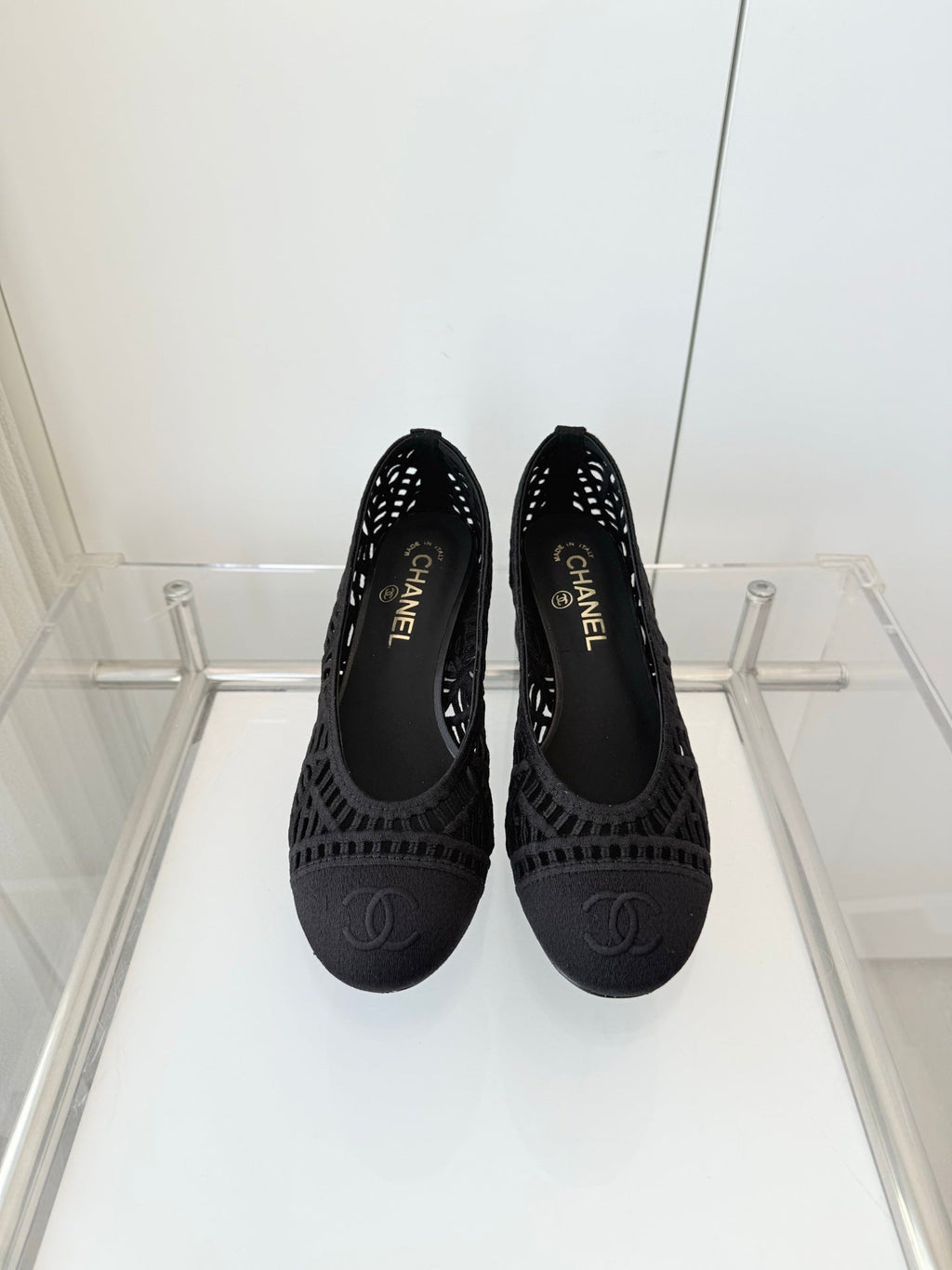 Chanel 26 Ladies 50 Ballet Flats Black in Fabric 597340