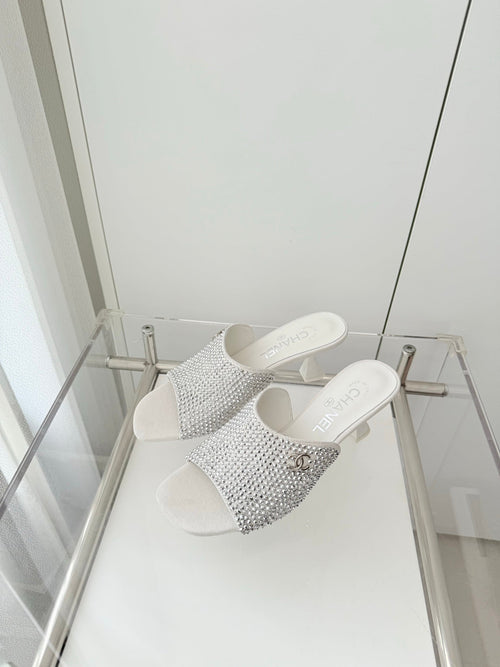 CC 26 Sandal 70 White Rhinstone Deer Hide 597373