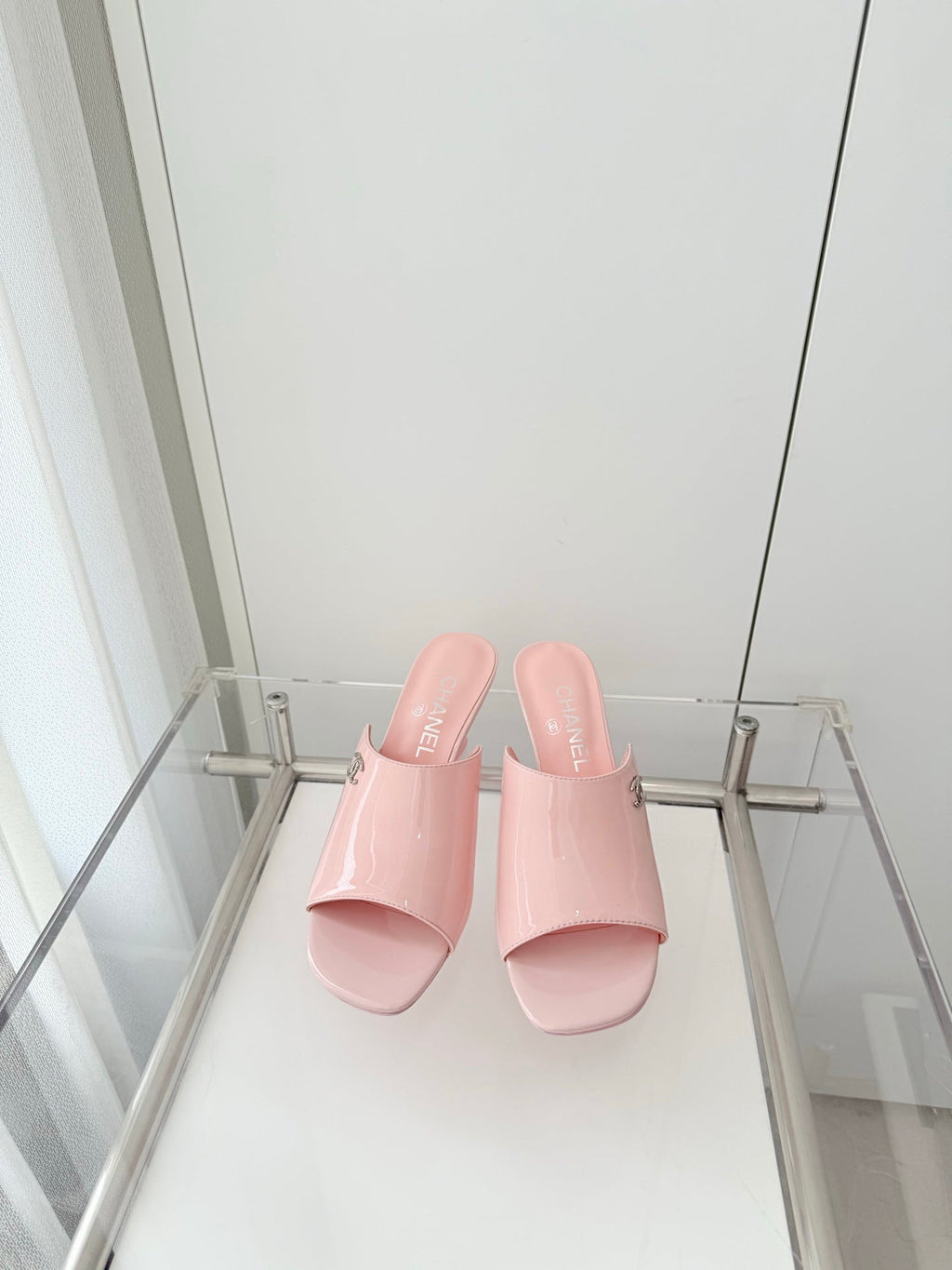 Chanel 26 Sandal 70 Pink in Patent Leather 597363