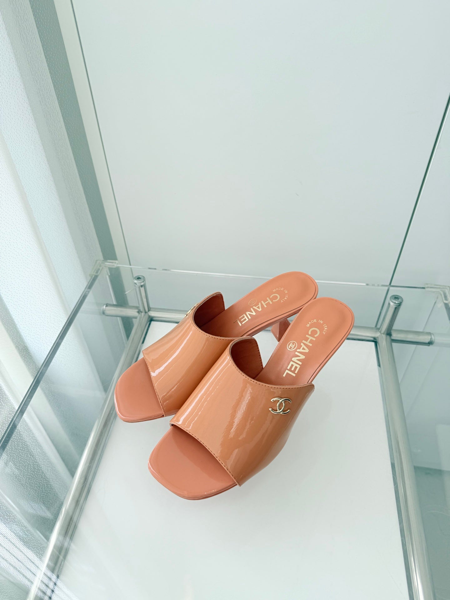 Chanel 26 Sandal 70 Orange in Patent Leather 597362