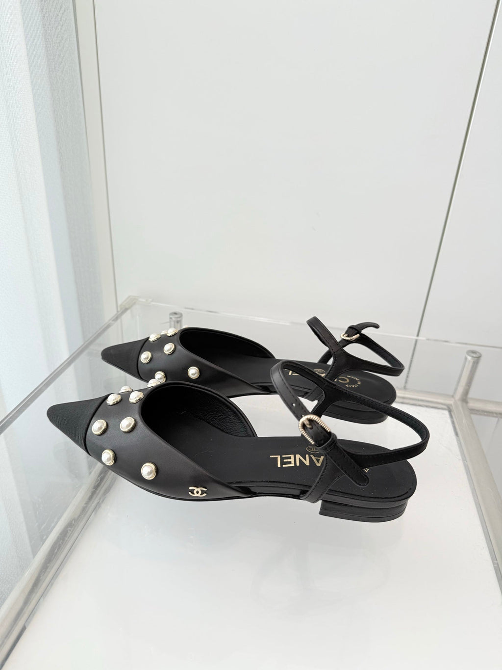 CC 26 Heeled Slingback With Pearl Toe Black in Lambskin 597324