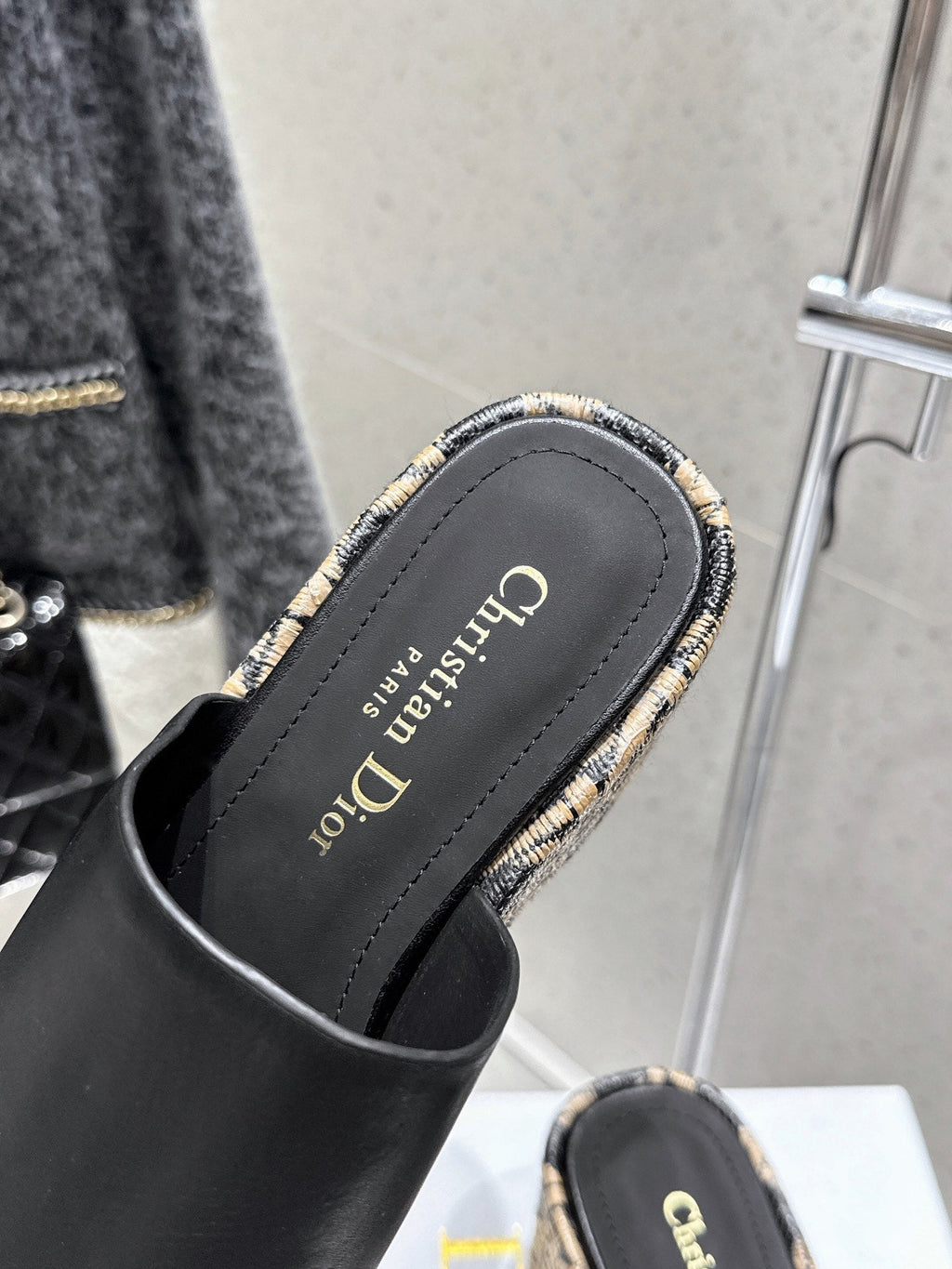 CD Attitude Wedge Sandals Black in Cowhide 598183
