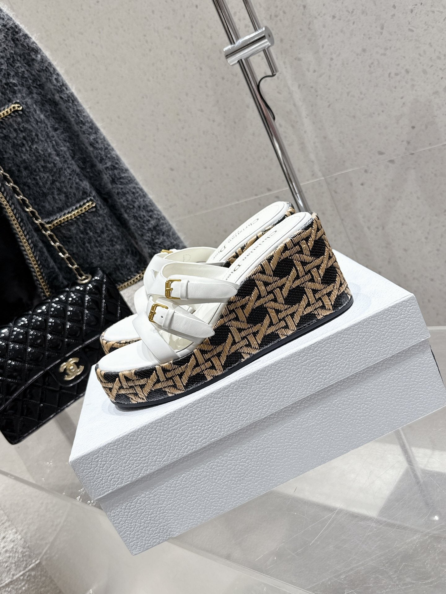 CD 25SS D-Attitude Wedge Sandals 90 White in Cowhide 598107