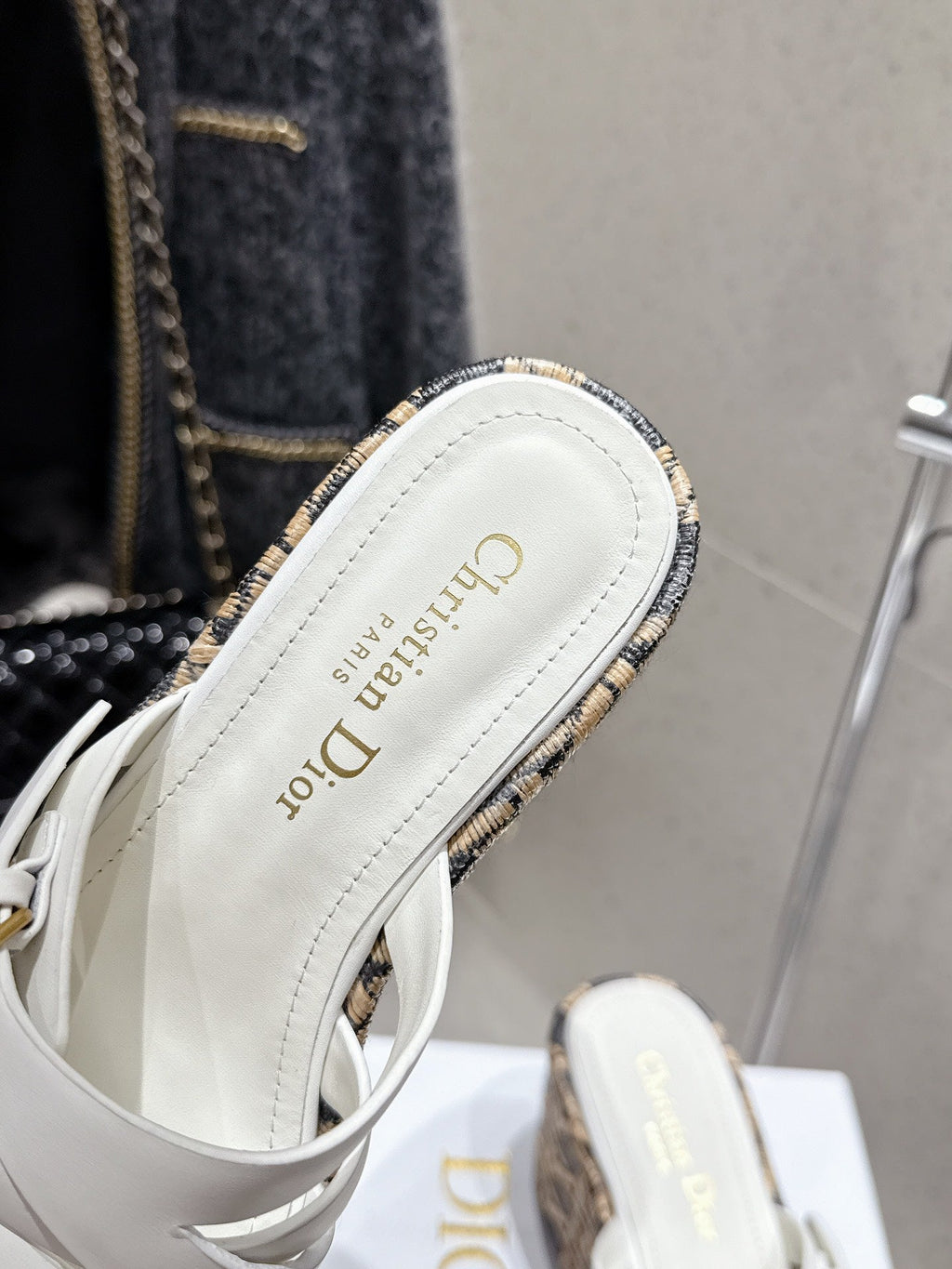 CD 25SS D-Attitude Wedge Sandals 90 White in Cowhide 598107