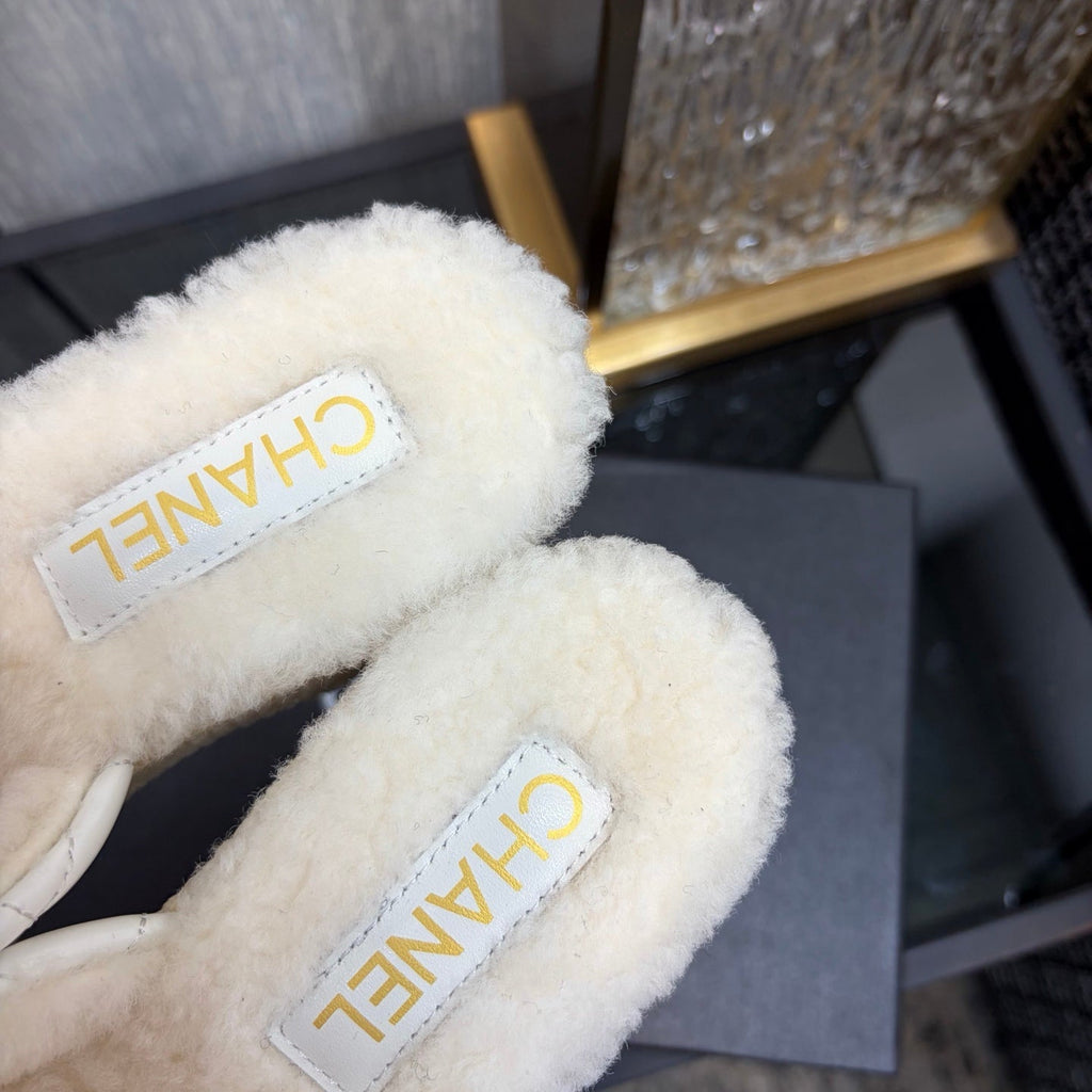 Chane 26 Platform Slippers White Beige in Patent Leather with Wool 602466