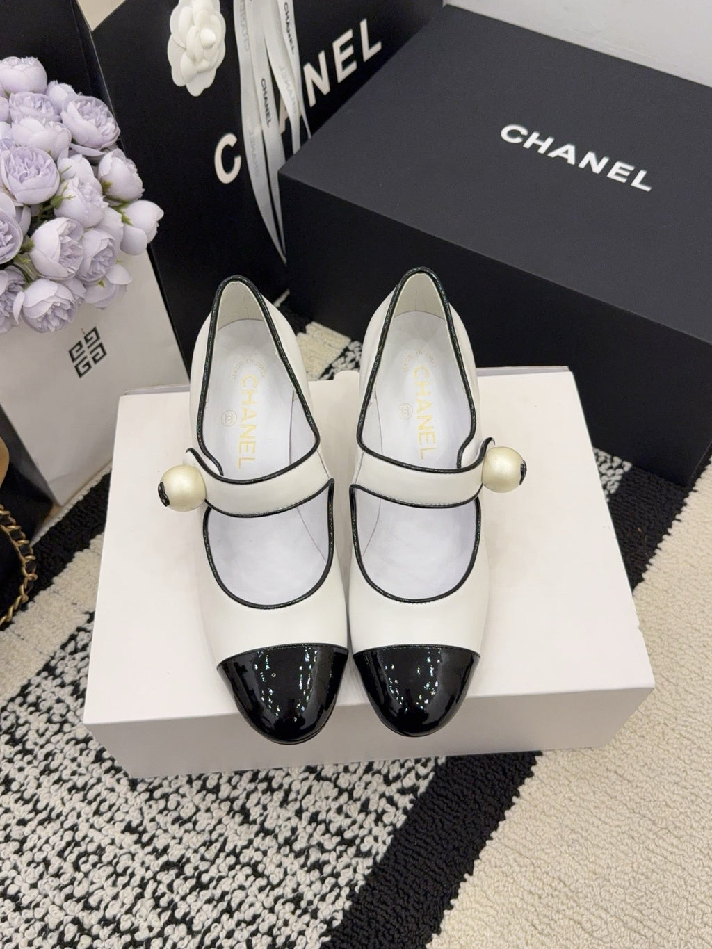 CC Pearl Heel with Rhinstone Clasp Mary Janes White Cowhide 602356