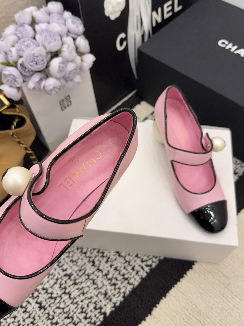 CC Pearl Heel with Rhinstone Clasp Mary Janes Pink Cowhide 602355