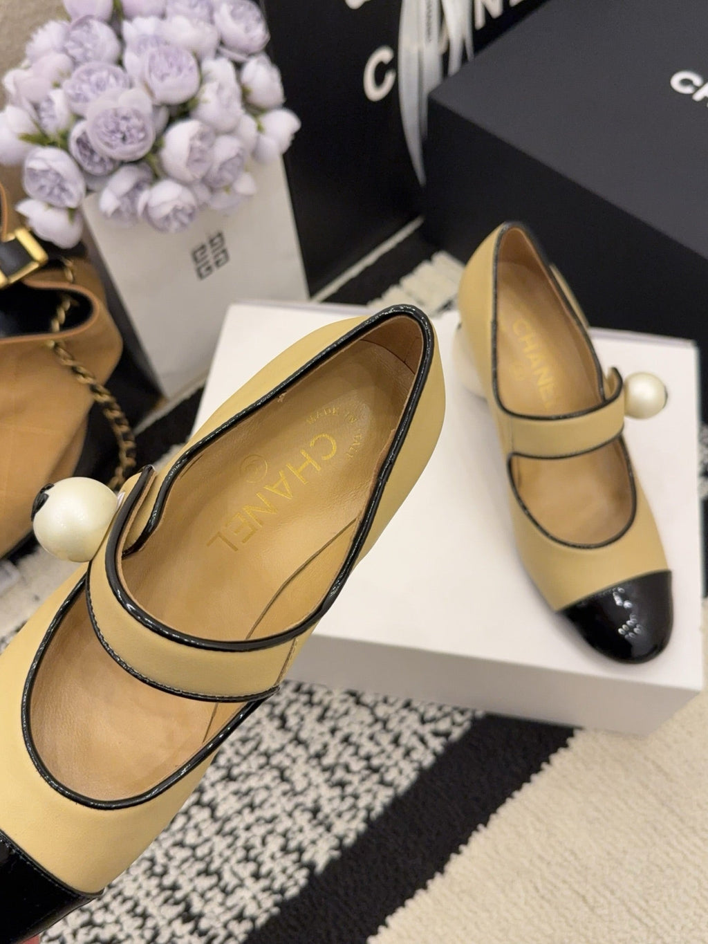 CC Pearl Heel with Rhinstone Clasp Mary Janes Beige Cowhide 602354